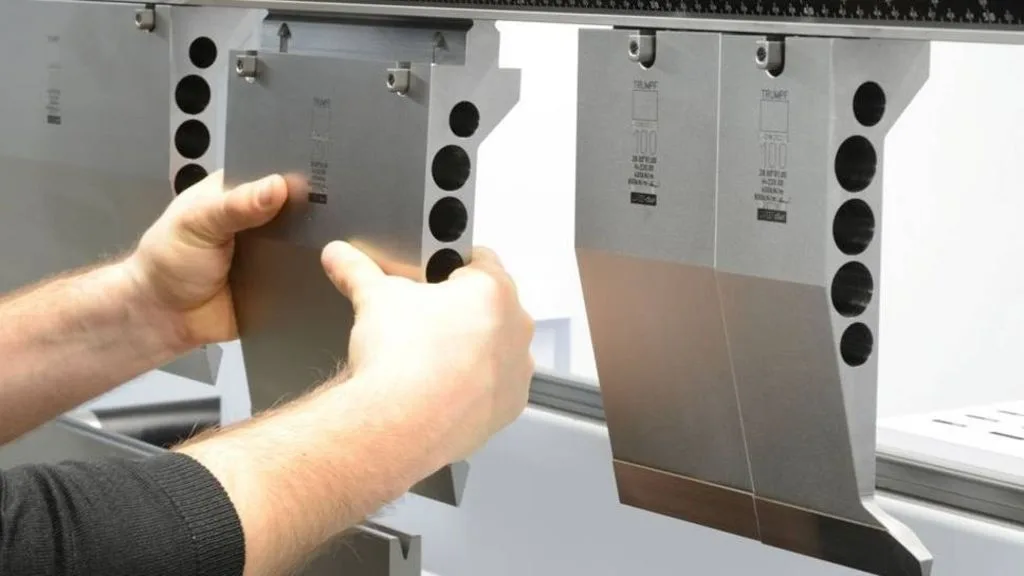 Werkzeuginstallation und -ausrichtung