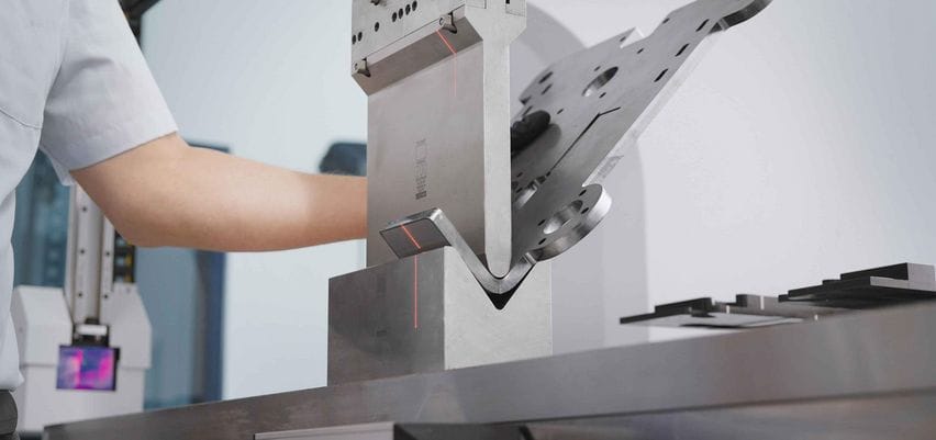 Press Brake Working Principles: What It Is & How It Works